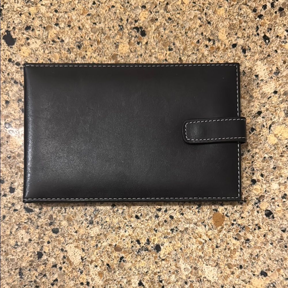 Black Travel 4x6 photo holder